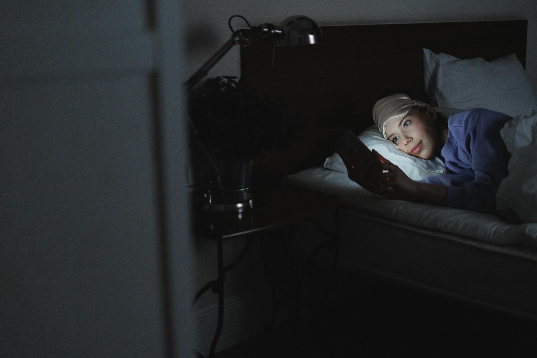 Late-Night Screen Time Doesn't Just Delay Sleep - It Changes What Sleep Does